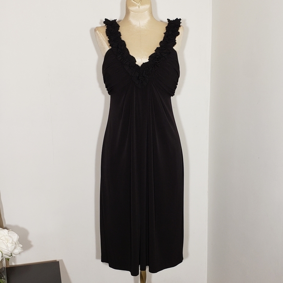 Maggy London Dresses & Skirts - Maggy London black cocktail dress size 6